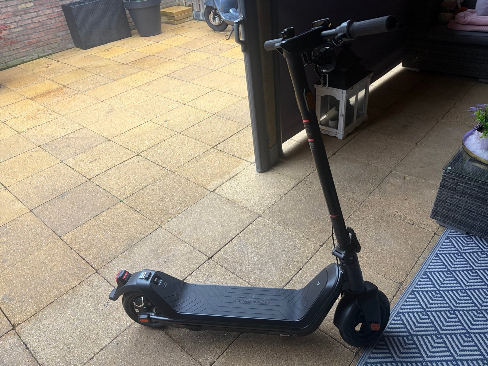 Elektrische step - Zo goed als nieuw, 1 km gereden, Ophalen, Zo goed als nieuw, Elektrische step (E-scooter)