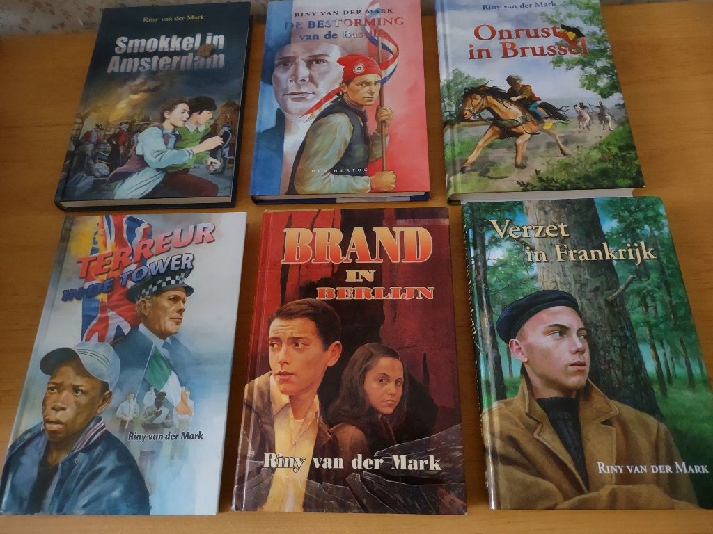 Historische jeugdboeken- Riny van der Mark, Boeken, Ophalen of Verzenden, Gelezen