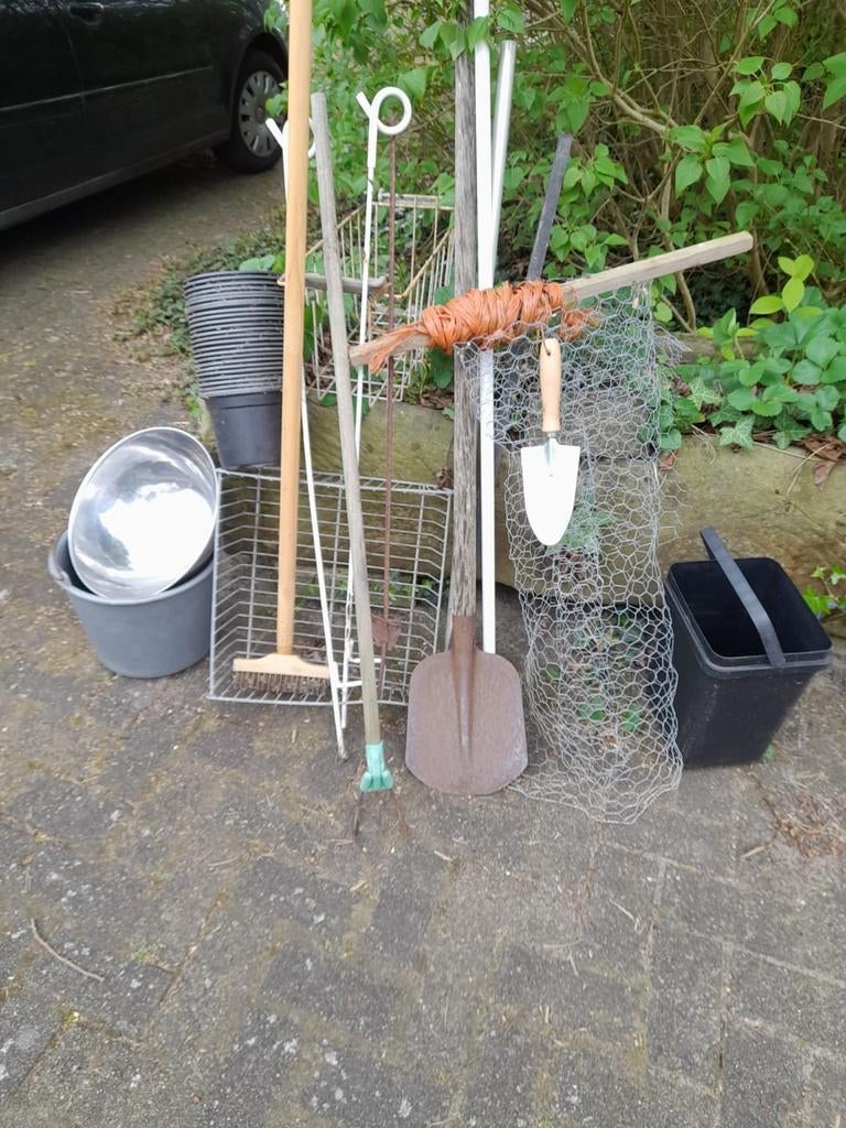 Tuingereedschap tuinbenodigdheden, Ophalen