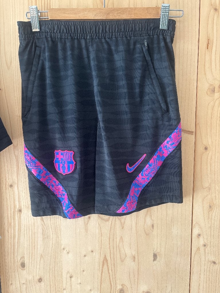 Barcelona voetbal shirt en broekje, Maat XS of kleiner, Ophalen of Verzenden, Zo goed als nieuw, Shirt