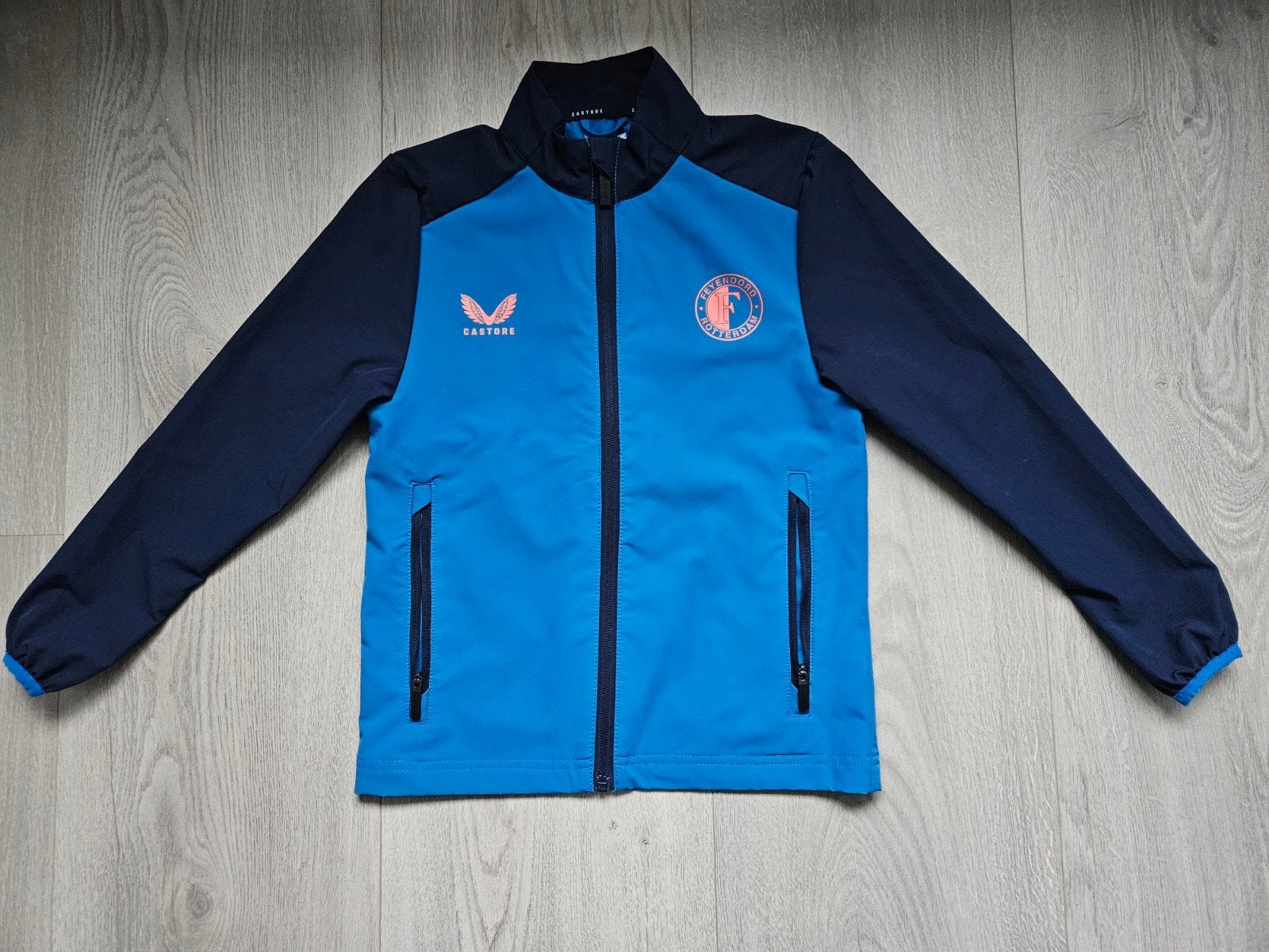 Castore Feyenoord Trainingsjack Maat 134/140, Ophalen of Verzenden, Zo goed als nieuw, Castore, Jongen of Meisje