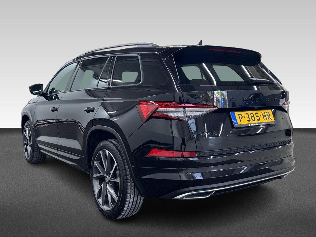 Skoda Kodiaq 1.5 TSI Sportline Business, Auto's, Skoda, Euro 6, 4 cilinders, Zwart, 1524 kg