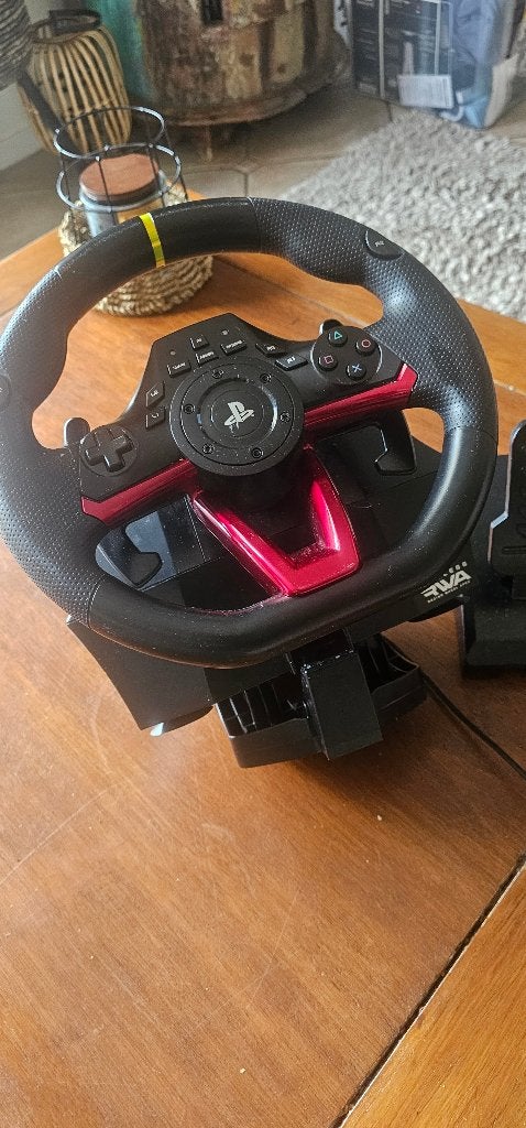 Een stuurwiel van Hori, Spelcomputers en Games, Spelcomputers | Sony PlayStation 4, Ophalen of Verzenden, Zo goed als nieuw, Met 1 controller