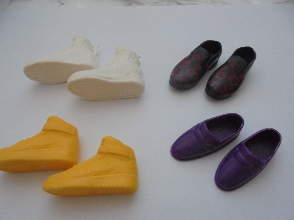 Barbie ken schoenen 4 stuks nieuw, Kinderen en Baby's, Ophalen of Verzenden, Nieuw, Barbie