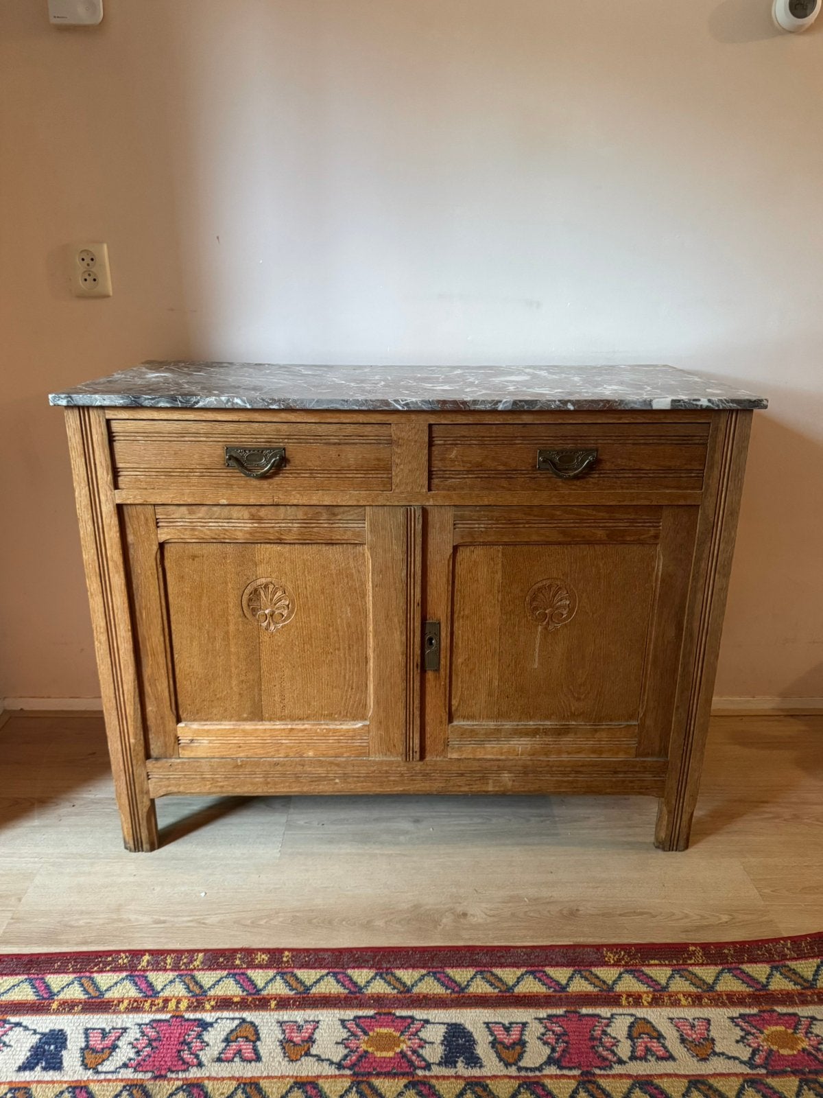 Vintage eiken buffetkast met marmeren blad, Ophalen, Zo goed als nieuw, 25 tot 50 cm, Eikenhout