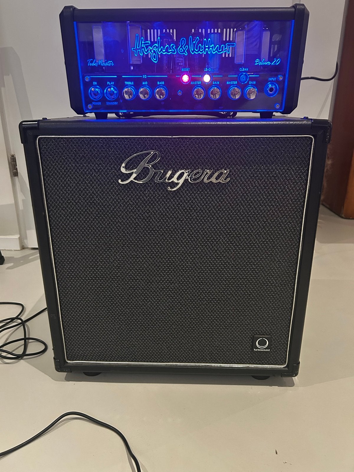 Hughes & Kettner TubeMeister Deluxe 20 met Bugera 1x12 cab, Muziek en Instrumenten, Ophalen, Gebruikt, Gitaar, Minder dan 50 watt