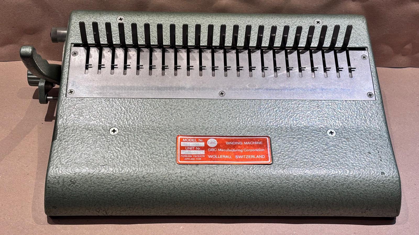 Inbindmachine wollerau zwitserland + 3 dozen, Diversen, Bureau-accessoires, Ophalen of Verzenden