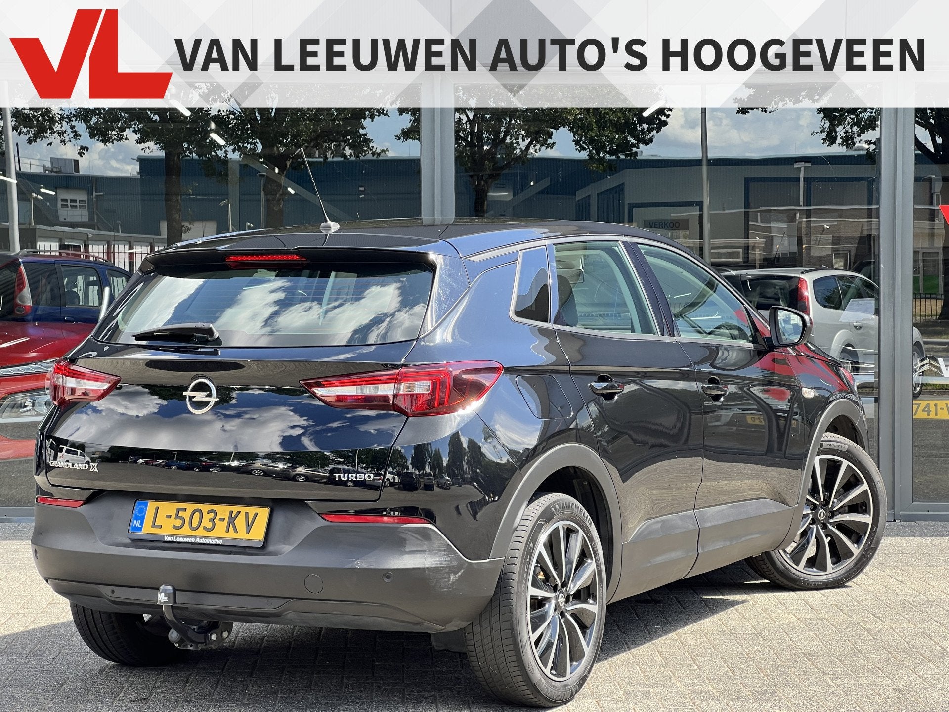 Opel Grandland X 1.2 Turbo Edition | Trekhaak | Airco | RIJK, Voorwielaandrijving, Gebruikt, 1199 cc, Zwart