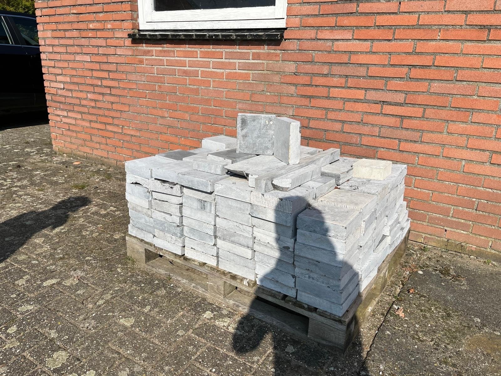 15m² Belgisch hardsteen tegels 18x18x5cm voor terras/looppad, Gebruikt, Hardsteen, Ophalen of Verzenden, Minder dan 20 cm