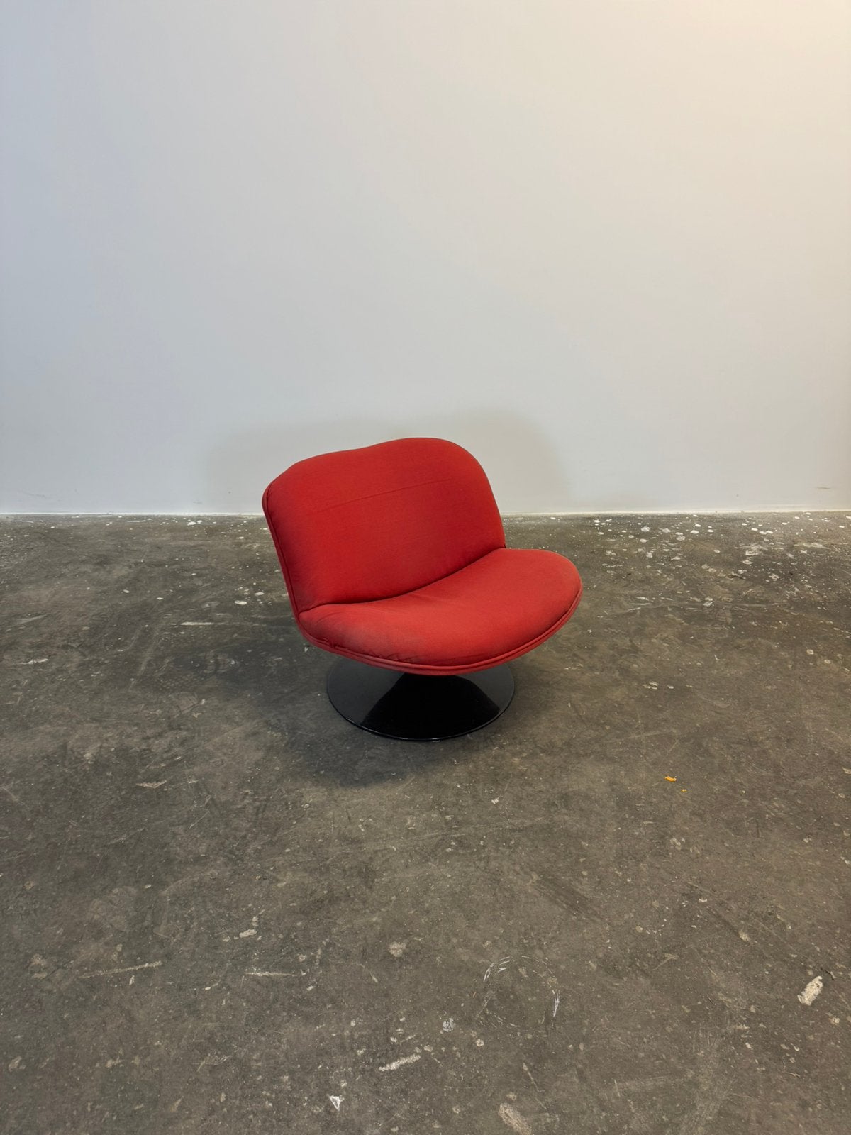 Artifort F504 kuipstoel rood, Ophalen, Zo goed als nieuw