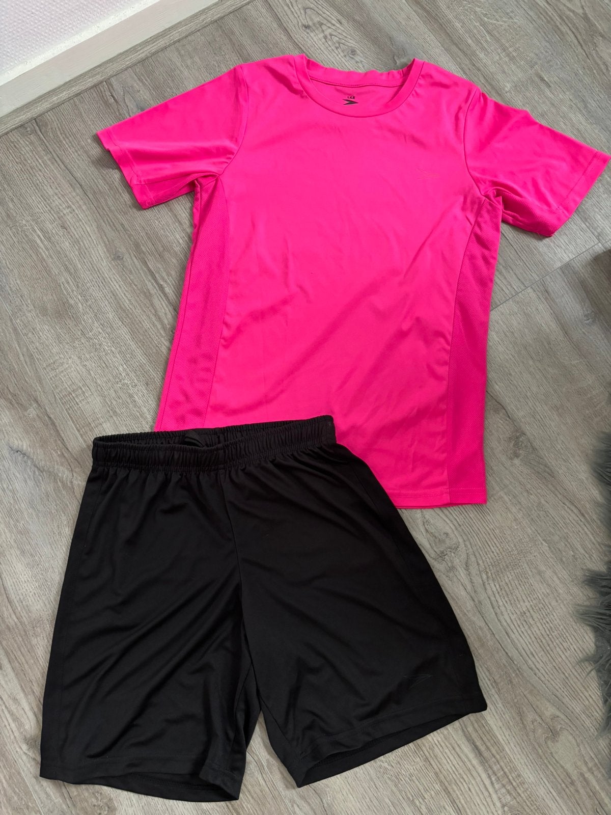 Nieuw: Sportset shirt broek Dutchy roze zwart 164, Ophalen of Verzenden, Nieuw, Meisje, Setje