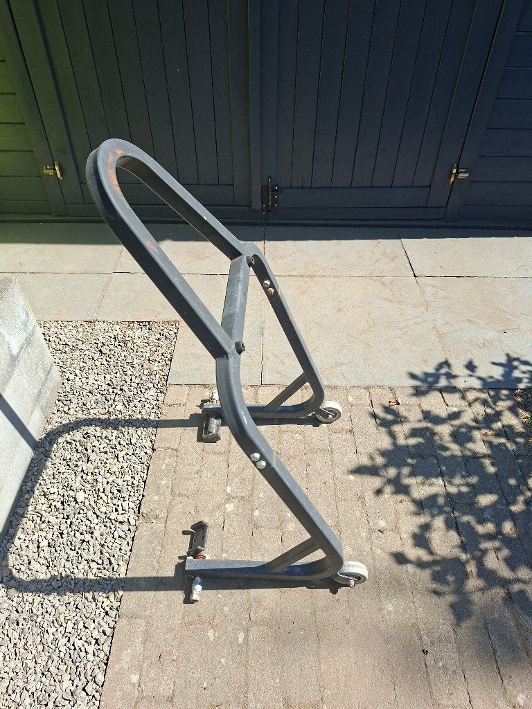 Paddockstand achterwiel "L" adapters, Ophalen