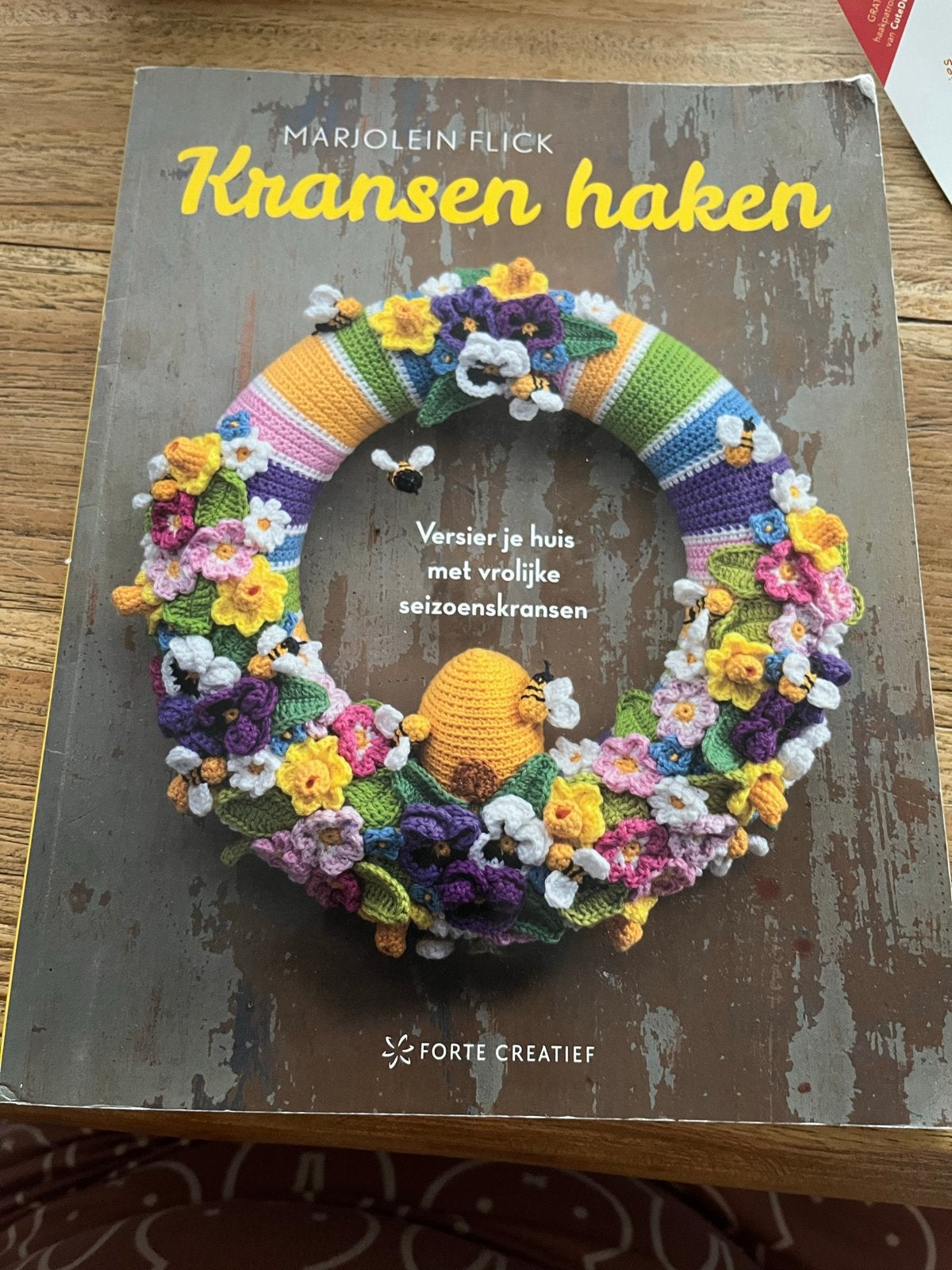 Kransen haken - Marjolein Flick - Forte Creatief, Boeken, Ophalen of Verzenden, Gelezen, Breien en Haken