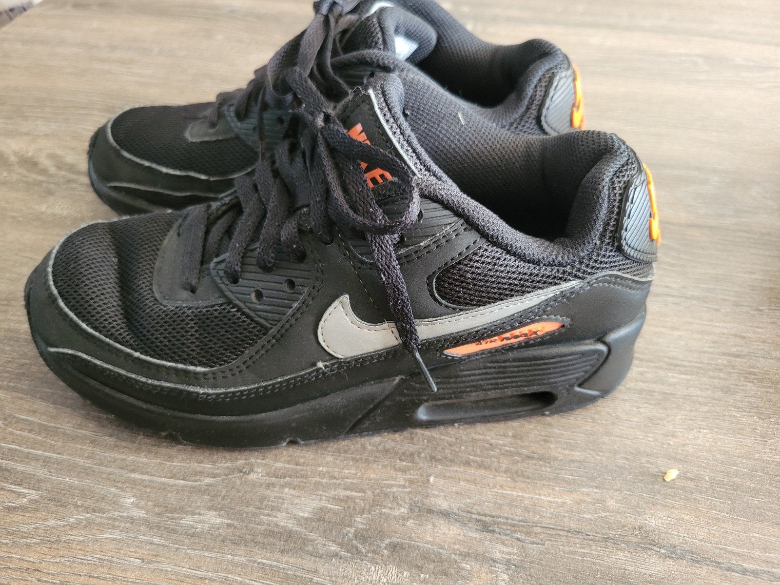 Nike Air Max 90 sneakers maat 35.5 - Zwart/Oranje, Gebruikt, Ophalen of Verzenden, Nike, Jongen of Meisje