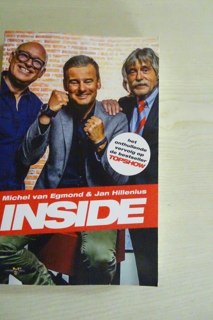 8  boeken over voetbal, Verzamelen, Ophalen of Verzenden, Zo goed als nieuw, Overige binnenlandse clubs, Boek of Tijdschrift