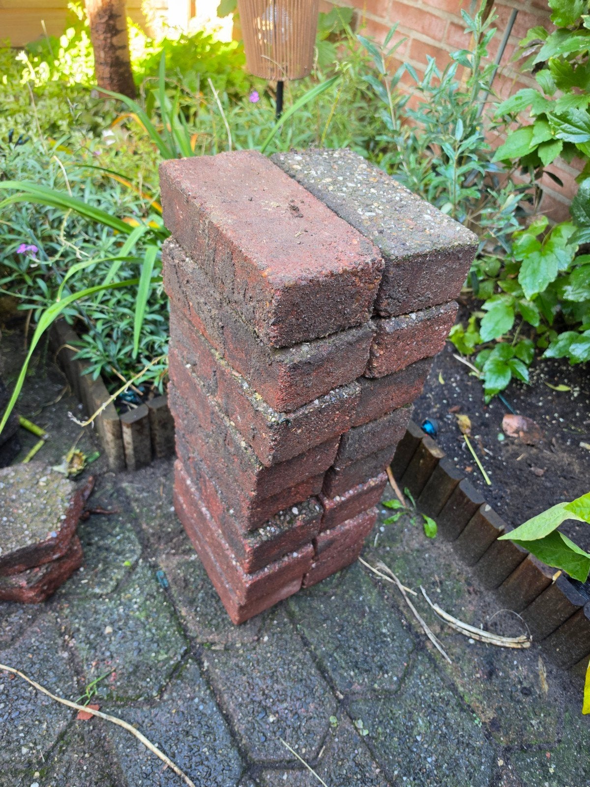 Gratis ophalen / rode klinkers / groenlo 16 stuks, Tuin en Terras, Ophalen, Beton, Klinkers