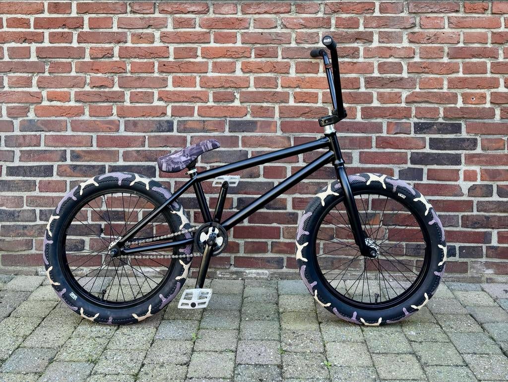 Unieke Custom WeThePeople BMX - Nieuwstaat - Mat Zwart, Fietsen en Brommers, Fietsen | Crossfietsen en BMX, Ophalen, Velgrem, 20 tot 24 inch