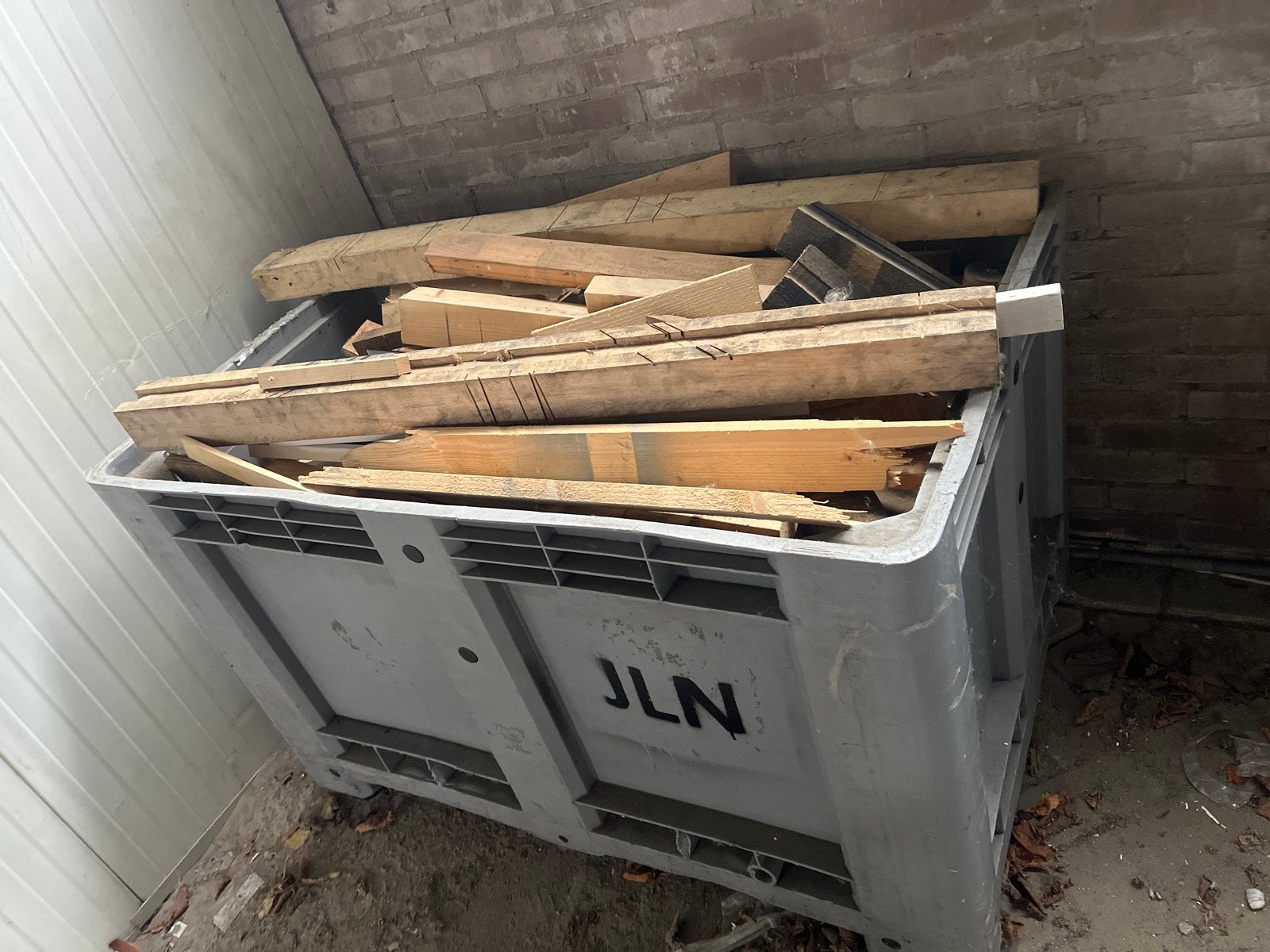 DIV stookhout en pallets om op te stoken, Minder dan 3 m³, Ophalen, Overige houtsoorten, Blokken
