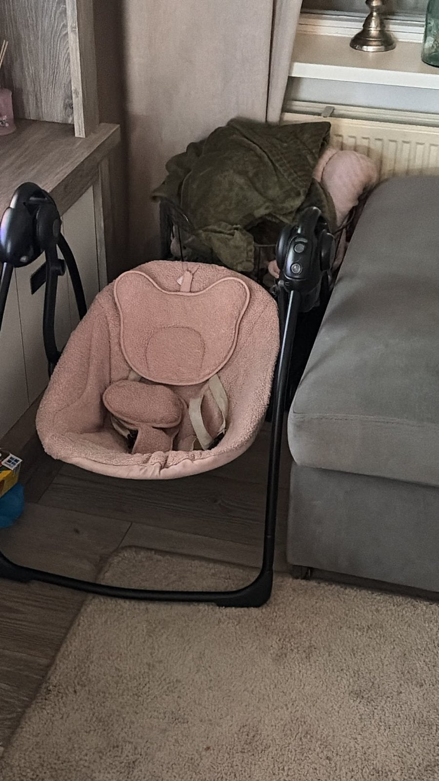 Roze schommelstoel voor baby's, Kinderen en Baby's, Wipstoeltjes, Gebruikt, Schommelstoel, Met gordel(s) of riempje(s), Ophalen