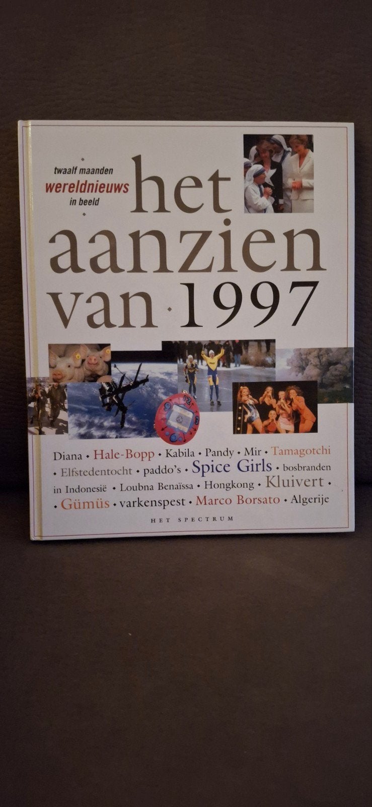 Het Aanzien van 1997 - Twaalf maanden wereldnieuws, Boeken, Ophalen of Verzenden, Gelezen, Overige typen