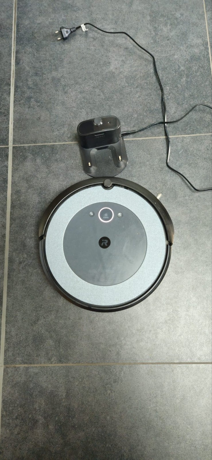 iRobot Roomba i3 Robotstofzuiger met Oplaadstation, Witgoed en Apparatuur, Stofzuigers, IRobot, Ophalen of Verzenden, Zo goed als nieuw