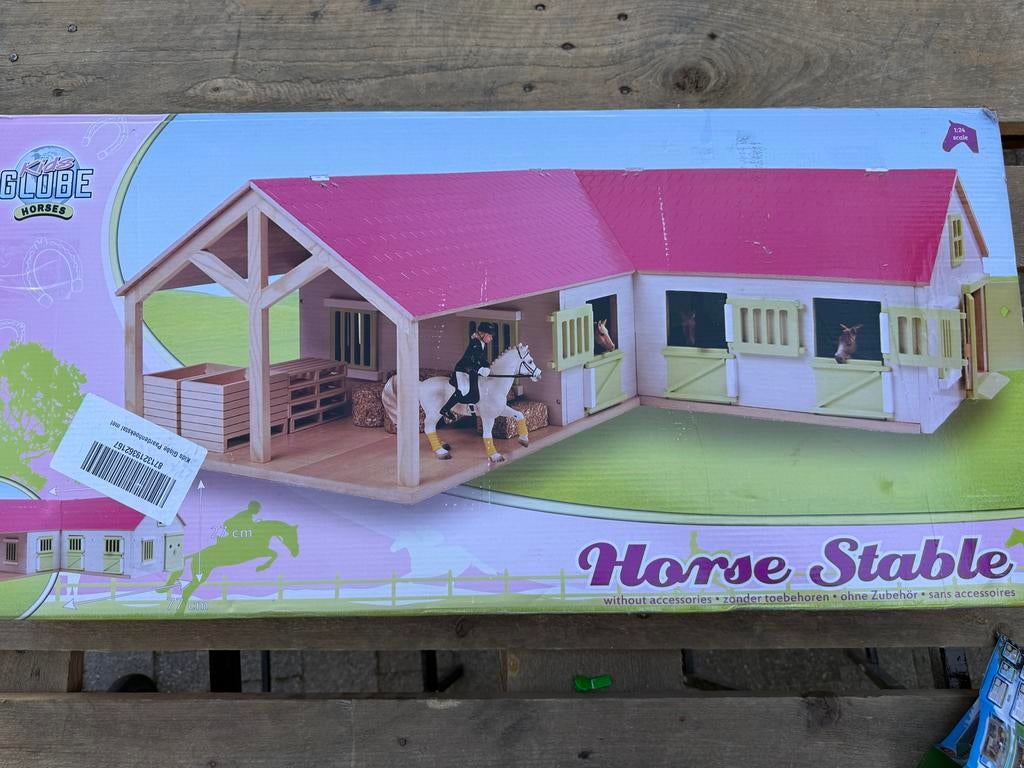 Globe Horses Paardenstal - Zo goed als nieuw, Boeken, Ophalen of Verzenden, Zo goed als nieuw