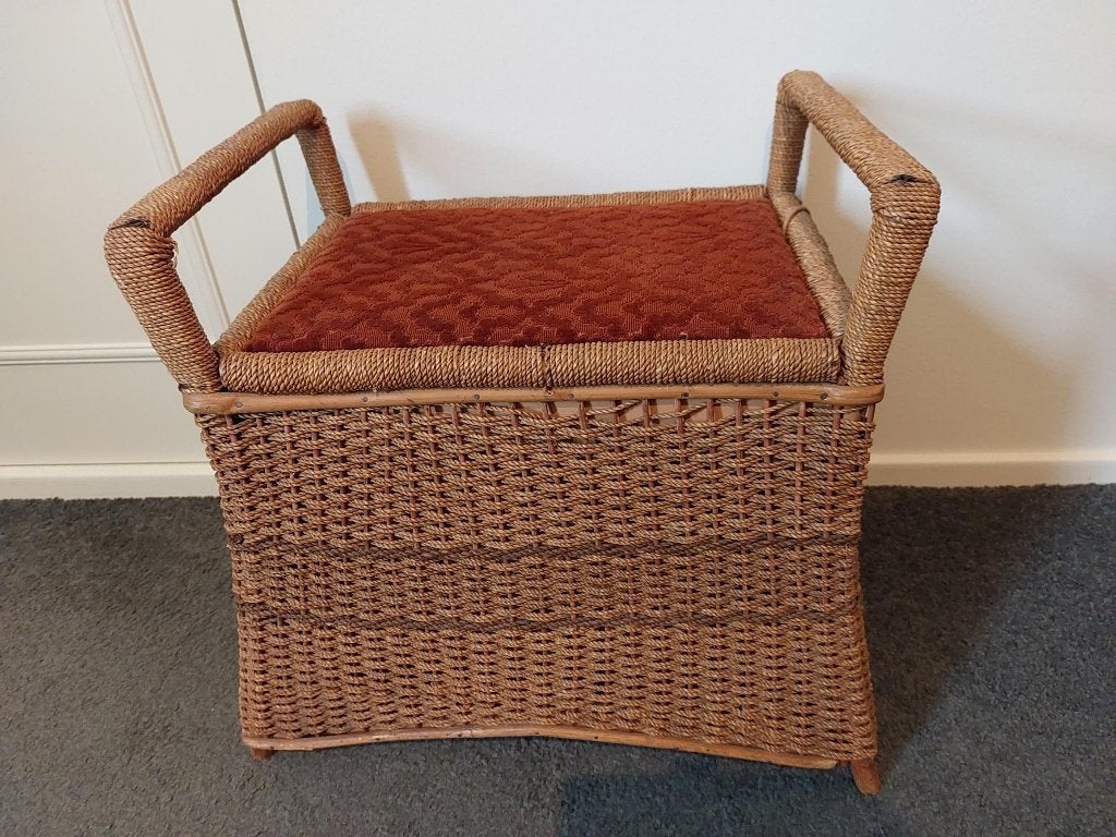 Voetenbankje met opbergruimte, Huis en Inrichting, Banken | Voetenbanken en Poefen, Ophalen, Minder dan 50 cm, Gebruikt, Minder dan 50 cm