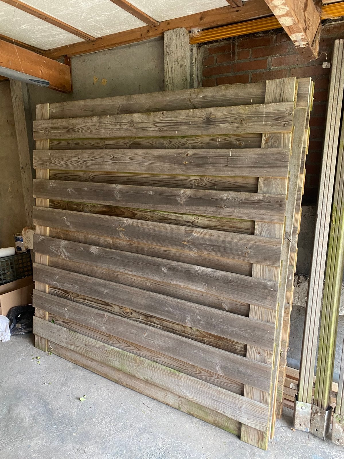Bijna 9m schutting inclusief palen, Tuin en Terras, Schuttingen, Ophalen, 6 meter of meer, Hout, 1 tot 2 meter