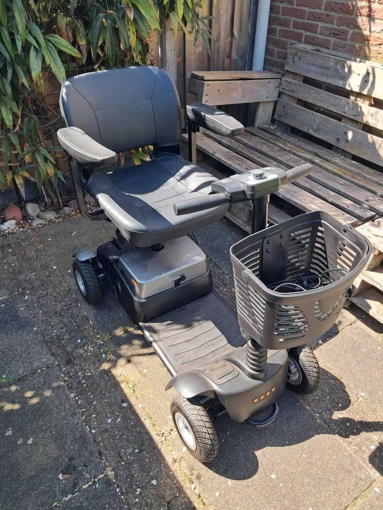 Scootmobiel Vivo 4 Veilig en Sterk met nieuwe accu, Diversen, 10 km/u of minder, 16 t/m 25 km, Zo goed als nieuw, Ophalen