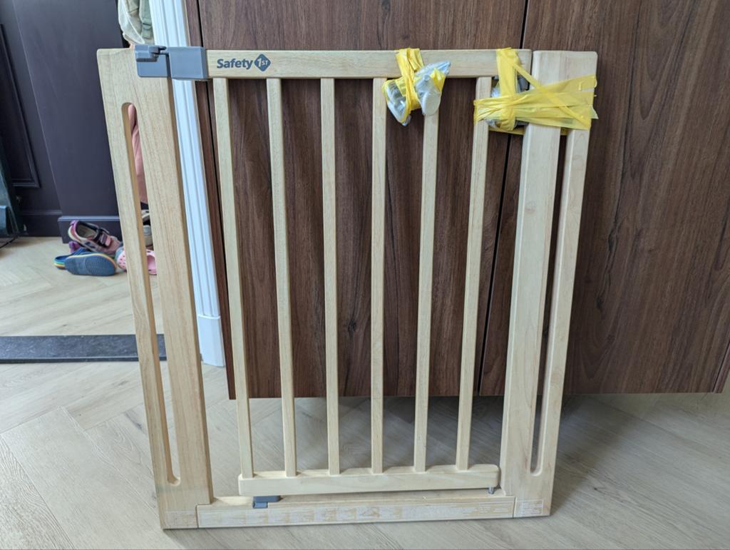 Safety 1st traphekje, hout, zonder boren., Kinderen en Baby's, Traphekjes, Ophalen, Gebruikt, Klemhekje, Hout