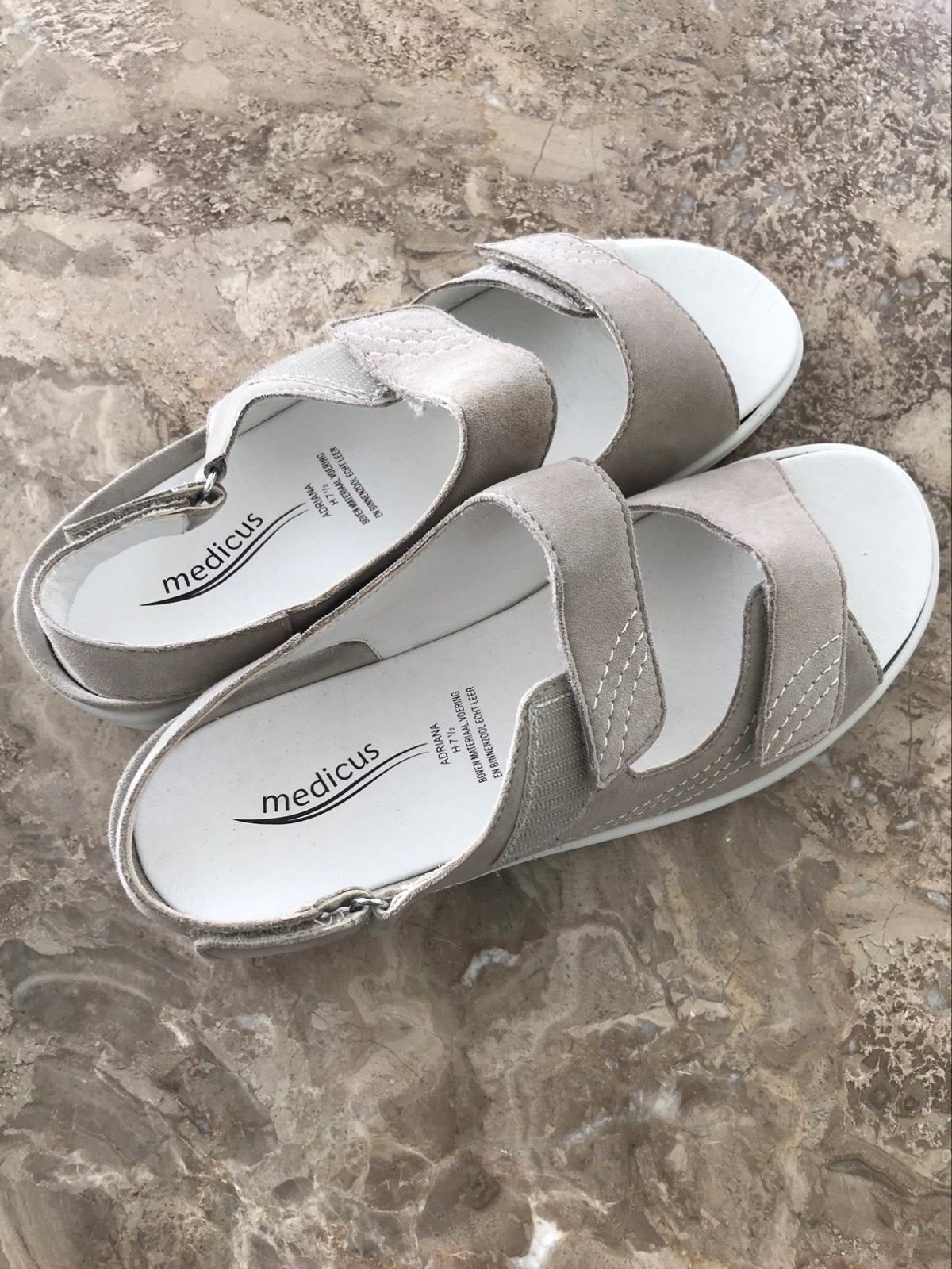 Mooie damessandaal Medicus, Ophalen of Verzenden, Zo goed als nieuw, Sandalen of Muiltjes