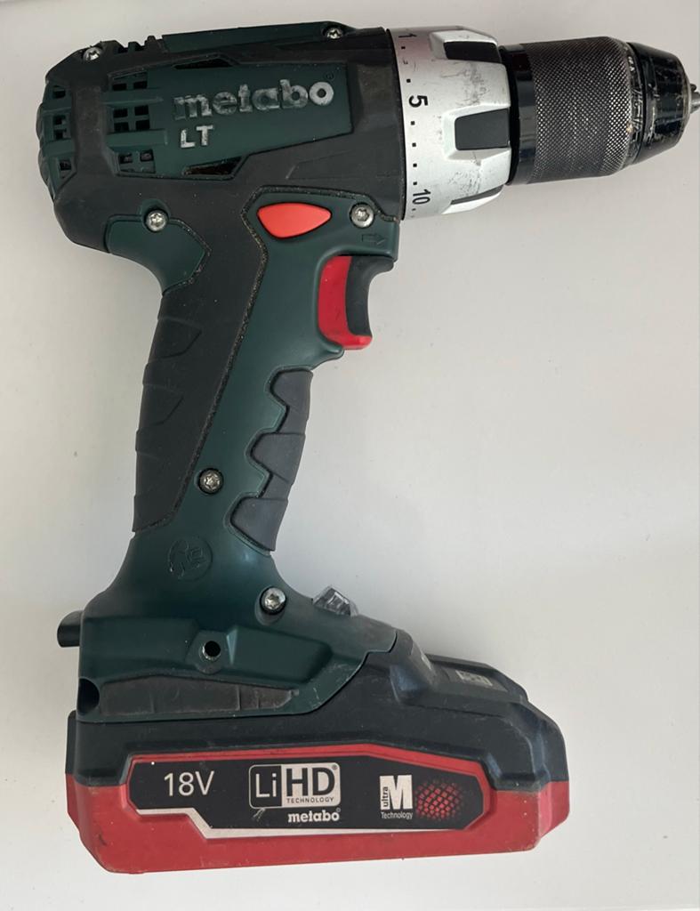 Metabo BS 18 LT Boor-/Schroefmachine met 3 Accu's, Ophalen, Gebruikt, Variabele snelheid, Boor- en Schroefmachine