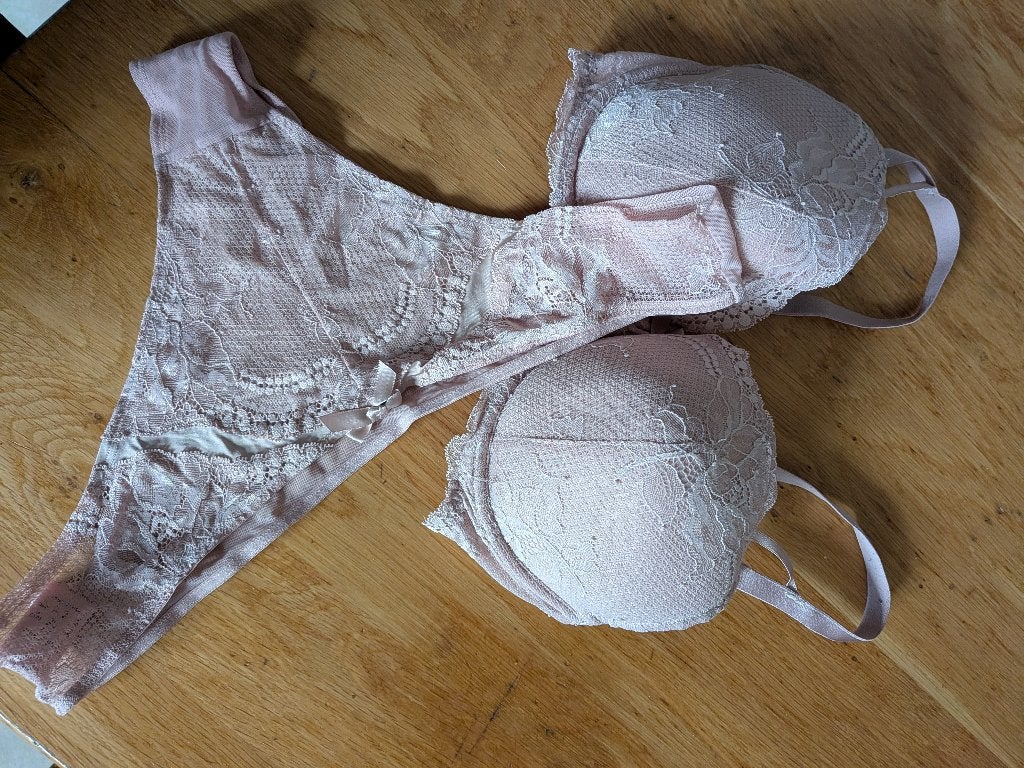 bh 75 e slip xl, Hunkemöller, Ophalen of Verzenden, Roze, Setje