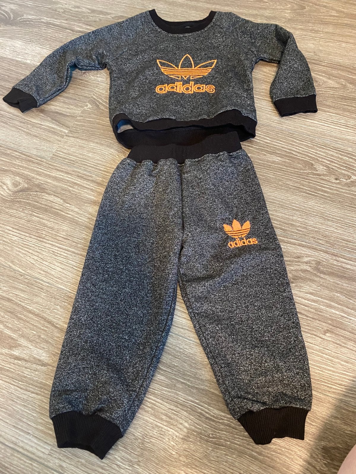 Adidas setje maat 80-86, Kinderen en Baby's, Babykleding | Maat 80, Ophalen, Zo goed als nieuw, Jongetje