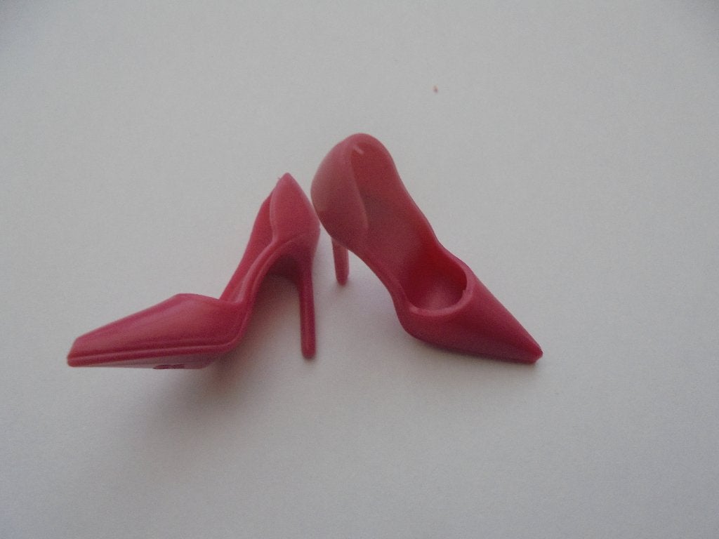 barbie pumps donker roze nieuw, Kinderen en Baby's, Speelgoed | Poppen, Ophalen of Verzenden, Nieuw, Barbie