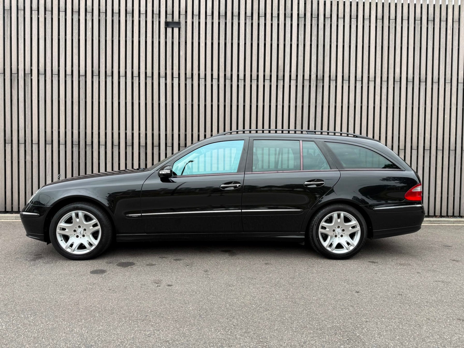 Mercedes-Benz E-klasse Combi 500 Avantgarde 4-Matic Designo, Automaat, Gebruikt, 8 cilinders, Zwart