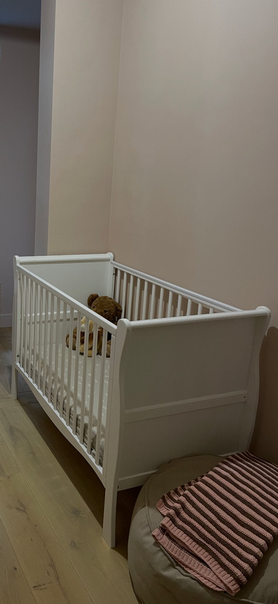 Woodies - Noble Vintage Ledikant - Wit, Kinderen en Baby's, Babywiegjes en Ledikanten, Ophalen, Zo goed als nieuw, Ledikant
