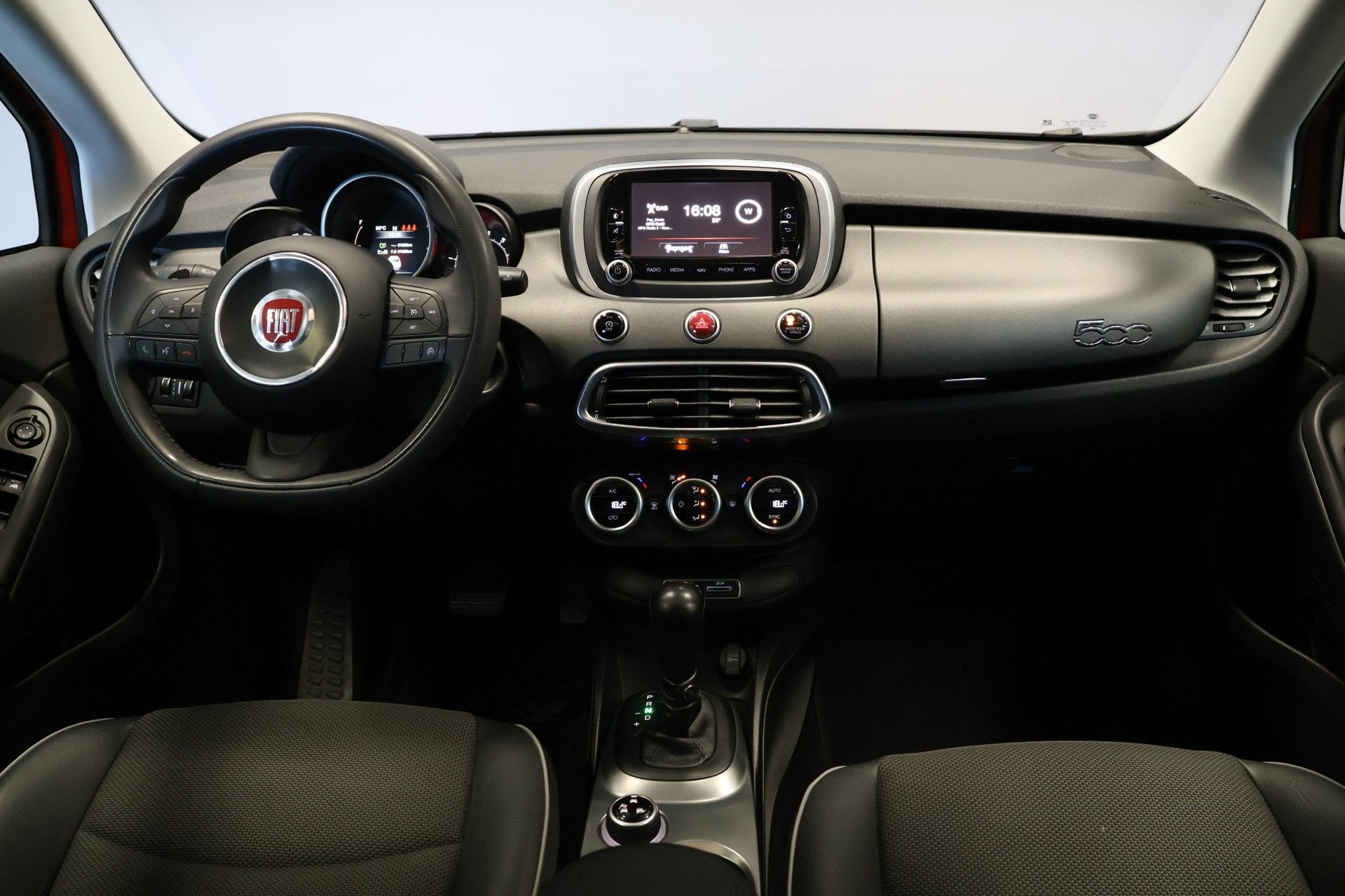 Fiat 500 X 1.4 Turbo MultiAir Lounge |AUT|Panoramadak|, Auto's, Automatische klimaatregeling, Gebruikt, 4 cilinders, 600 kg