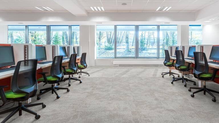 Beige betonlook tapijttegels 50x50cm +250m2 voorraad, Huis en Inrichting, Stoffering | Vloerbedekking, 75 m² of meer, Beige, Nieuw