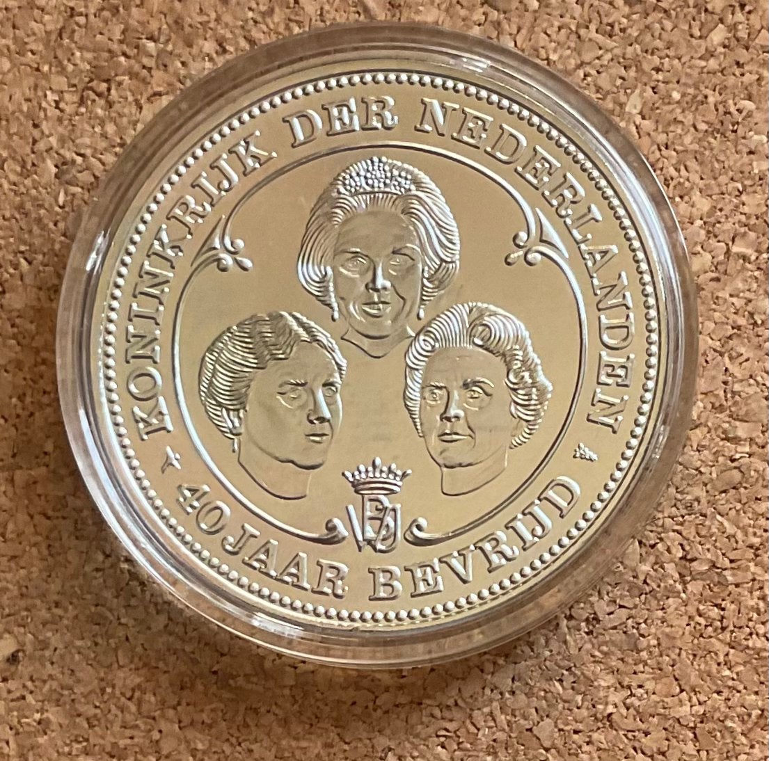 Penning - Herdenkingspenning NMB 40 jaar Bevrijding 1985, Ophalen of Verzenden, Overige materialen, Nederland