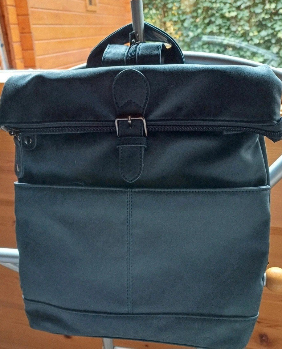 Stijlvolle donkerblauwe rugzak -  nieuw, Overige merken, 25 tot 40 cm, Ophalen of Verzenden, Zo goed als nieuw