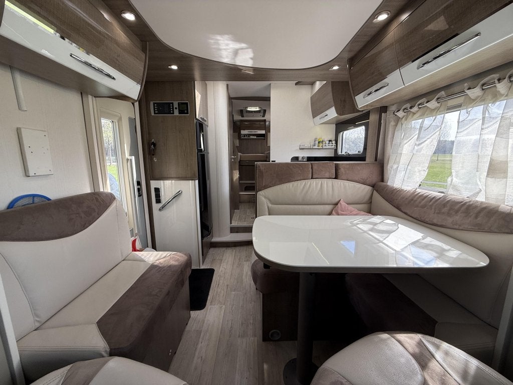 Pilote P 746 GJ Lengtebedden, Hefbed, LPG, Caravans en Kamperen, Campers, Luifel, Ringverwarming, Fiat, Pilote