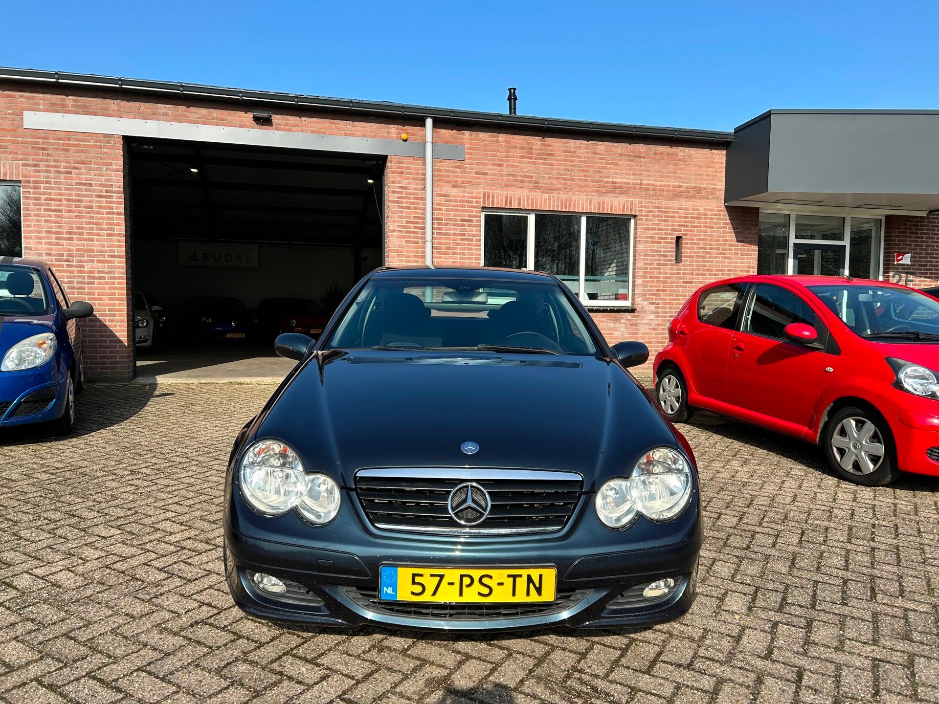 Mercedes-Benz C-klasse Sportcoupé 180 K // 186.000 km NAP, 13 km/l, Gebruikt, 4 stoelen, 1796 cc