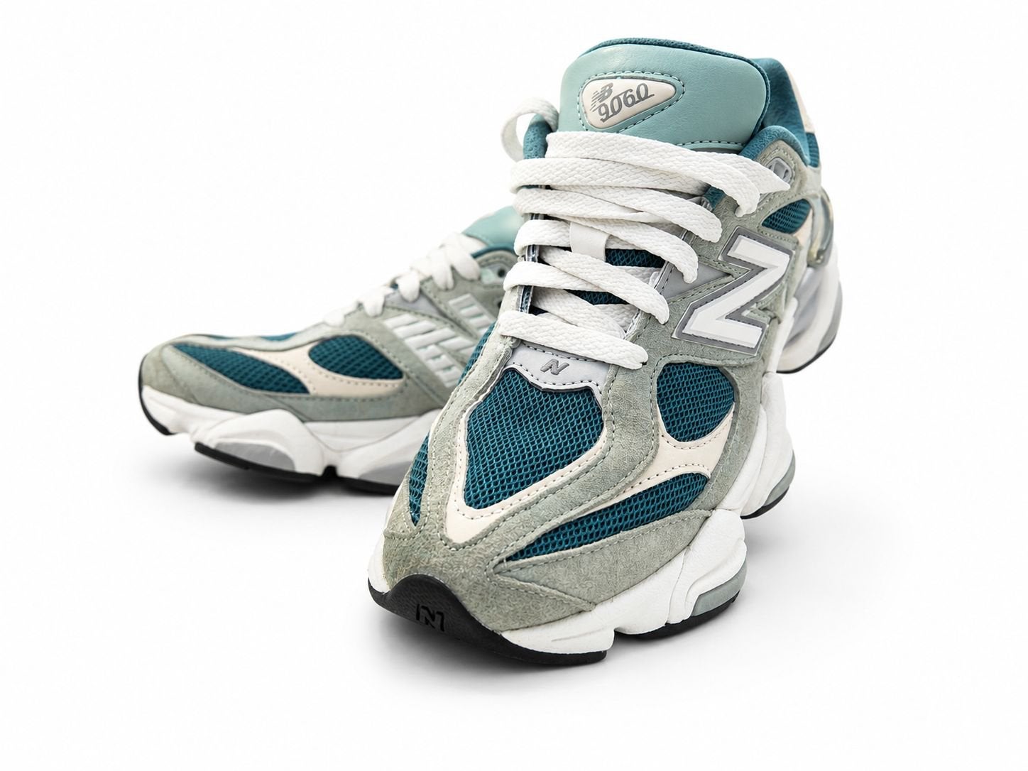 New Balance 9060 | Unisex | Green/Cream | Maat 37, Overige kleuren, Ophalen of Verzenden, Sneakers of Gympen, Zo goed als nieuw