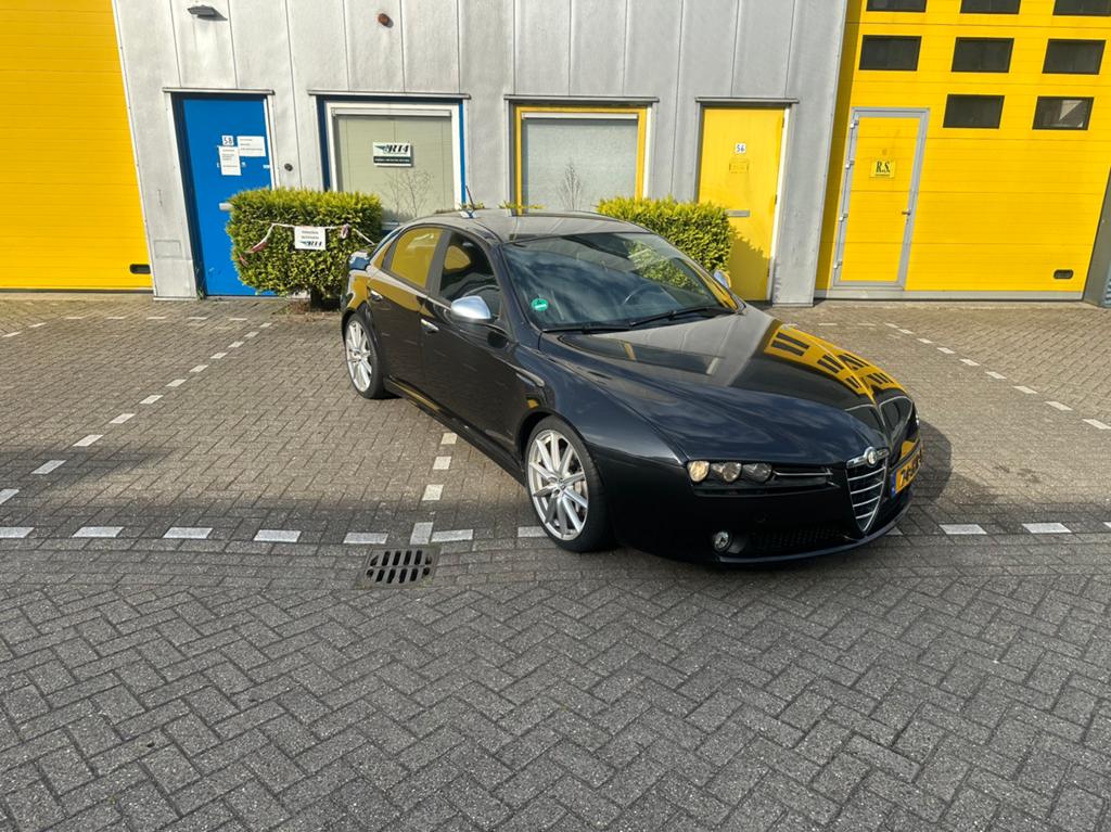 Alfa Romeo 159 1.750 Turbo 147KW 2009 Zwart, Auto's, Alfa Romeo, Voorwielaandrijving, Automatische klimaatregeling, Zwart, 4 cilinders