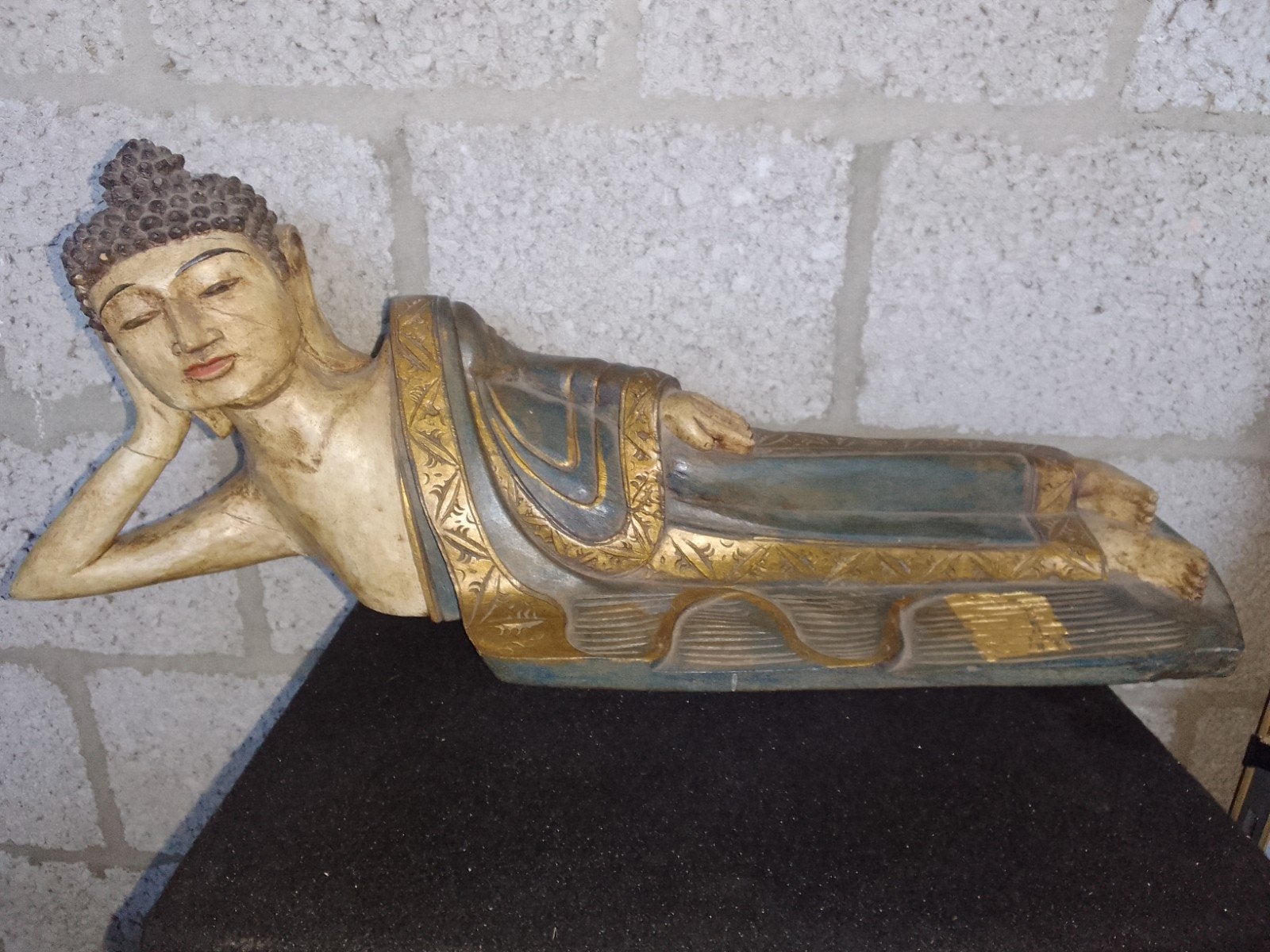 Vintage Boeddha beeld, liggend, Bali 1960, gelijmde arm, Ophalen, Overige onderwerpen, Handgemaakt, 20 - 50 cm