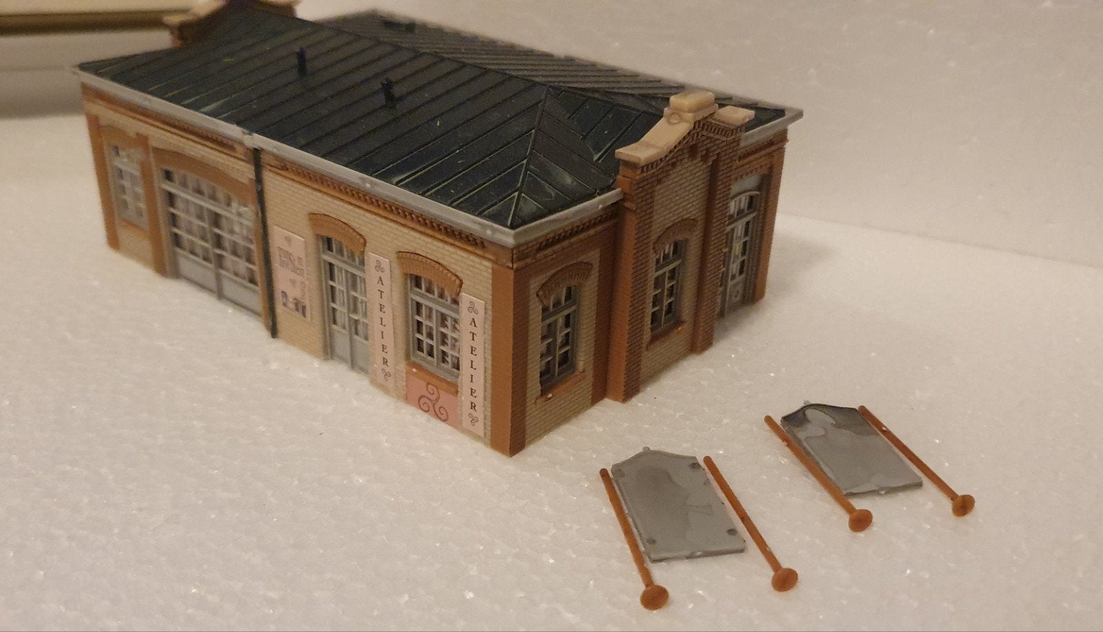 Faller werkplaats130190 .kunst atelier HO spoor, Hobby en Vrije tijd, Modeltreinen | H0, Overige merken, Gebruikt, Gelijkstroom of Wisselstroom
