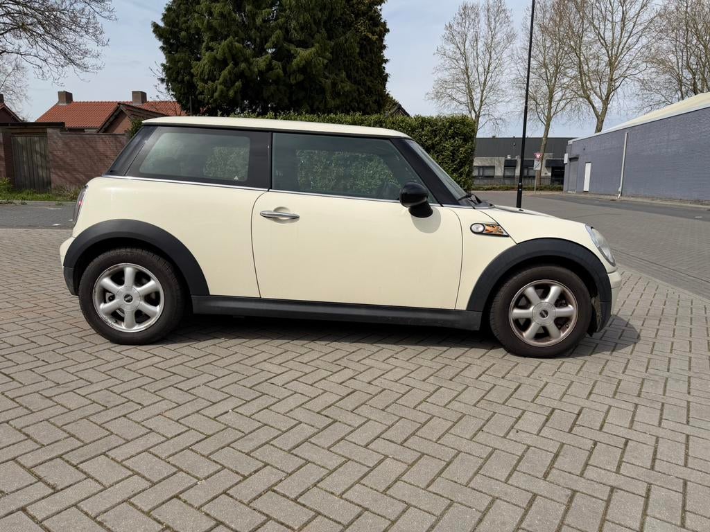 Mini 1.4 16V ONE 2009 Wit, Auto's, Mini, Euro 5, 750 kg, 4 cilinders, 4 stoelen