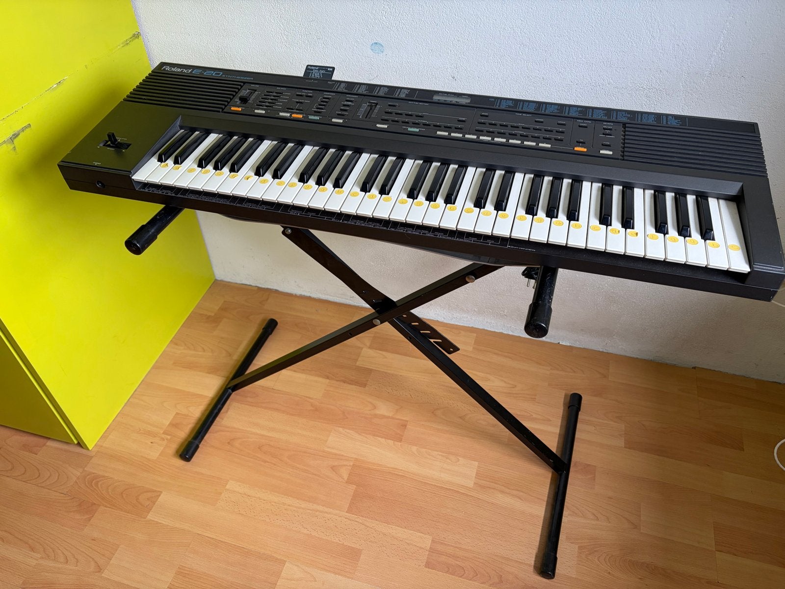 Roland E-20 Synthesizer, Ophalen, Roland, Met midi-aansluiting, 61 toetsen