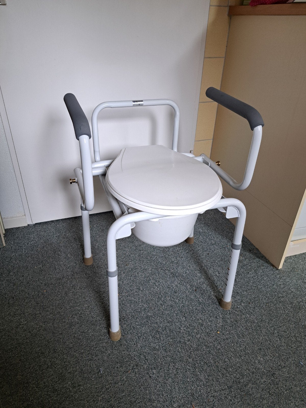 Robuuste toiletstoel, Diversen, Verpleegmiddelen, Ophalen